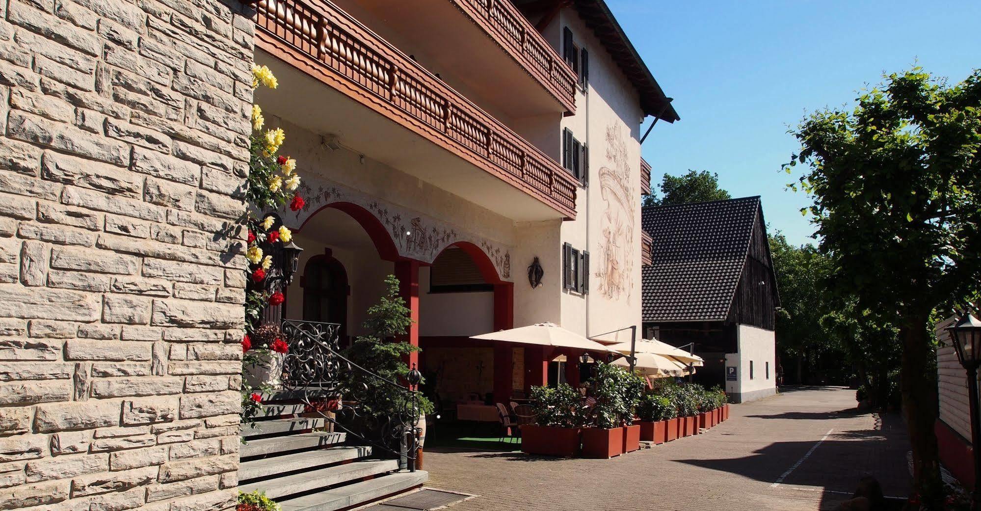 Hotel-Restaurant Bierhaeusle Freiburg im Breisgau Exterior photo